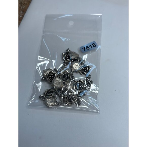 Express Silver Rose Link Necklace Vintage-Inspired Elegant Floral Design For Wom - Picture 5 of 12